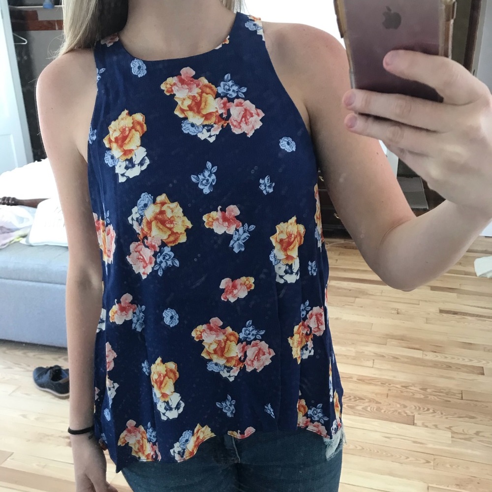 Floral split back tank - Picture 2 of 6